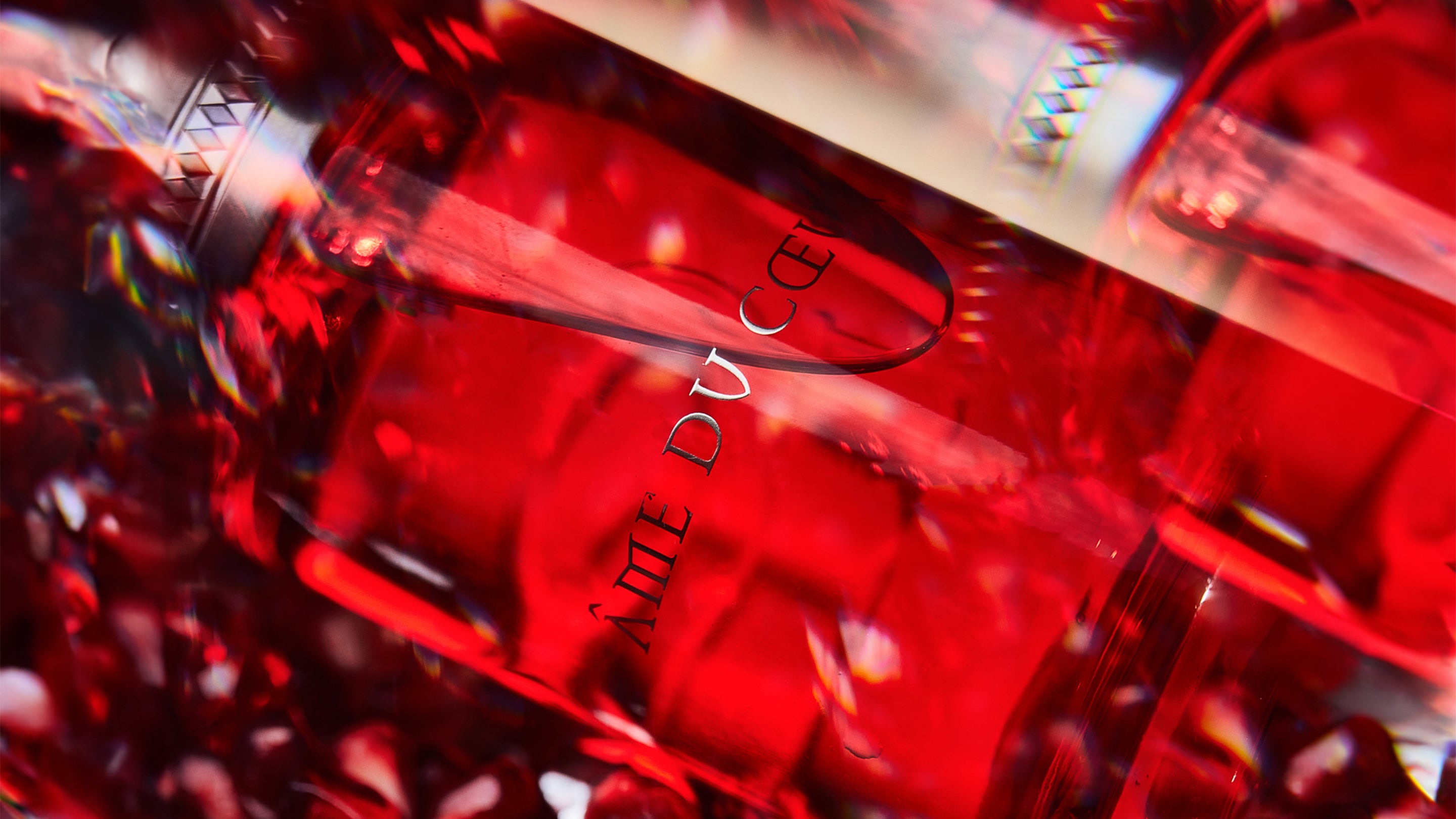 The scent of magic flowing from nature – the Liquides Imaginaires brand